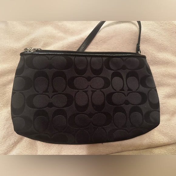 Authentic Coach Black small purse - Picture 2 of 3